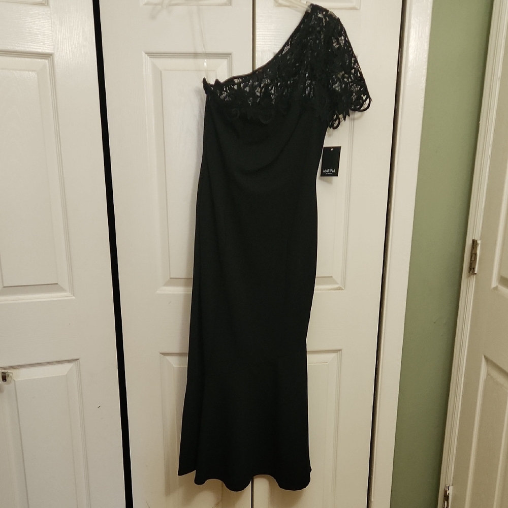 Elegant Black One-Shoulder Lace Dress